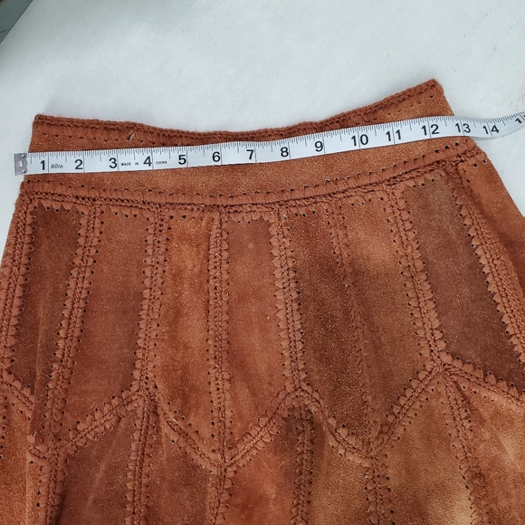 ✌️Vintage✌️1970's Leather/Suede and Crochet Vest and Skirt Set Festival Size S - Picture 11 of 17